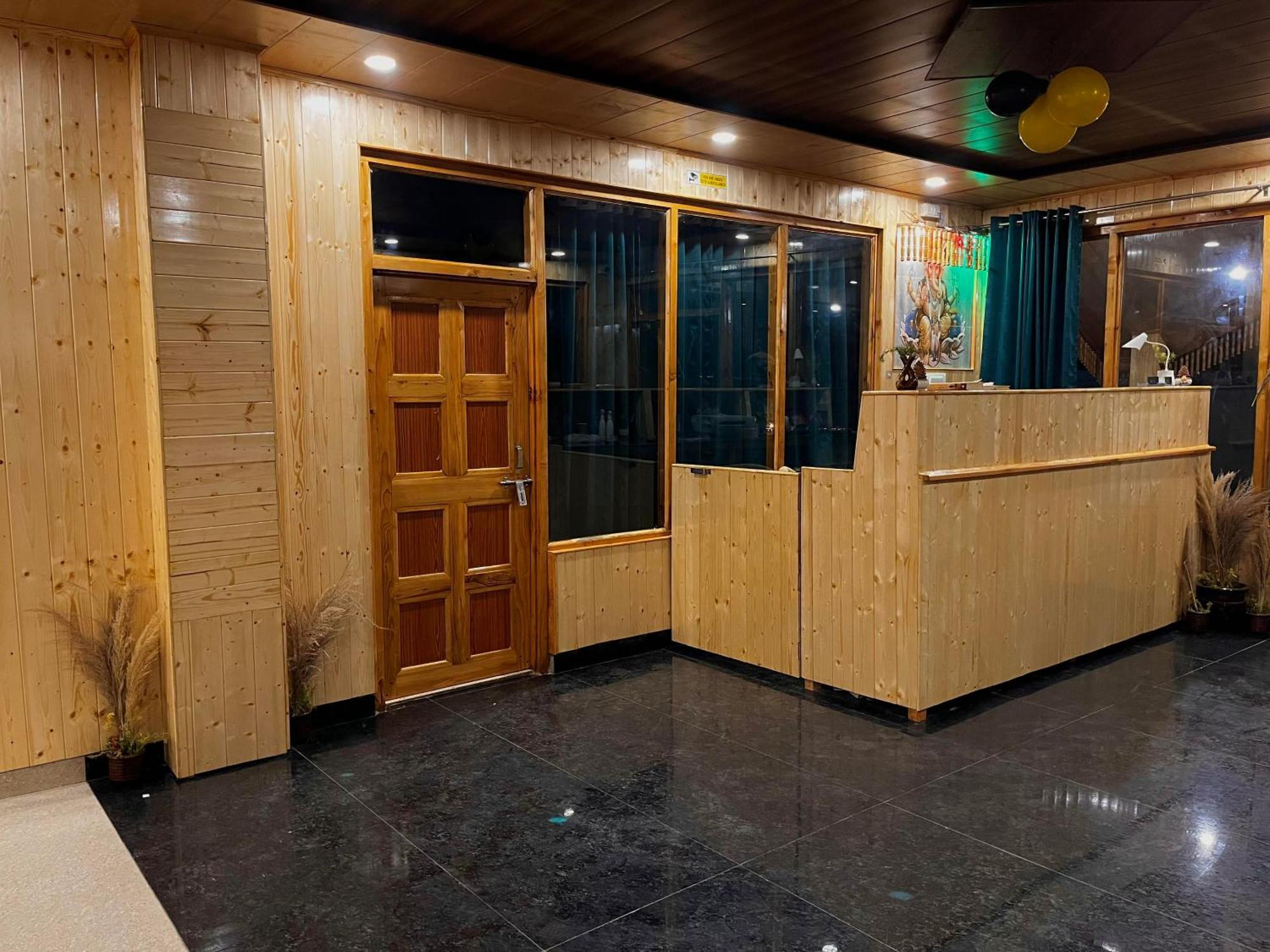 Hotel Mid Orchard Kasol L River Side -Pure Veg Hotel Buitenkant foto
