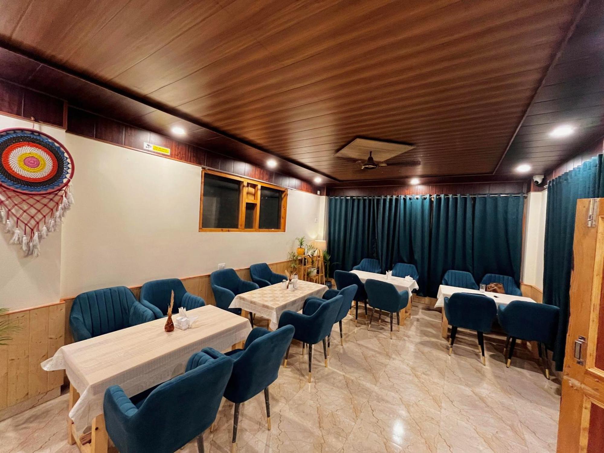 Hotel Mid Orchard Kasol L River Side -Pure Veg Hotel Buitenkant foto